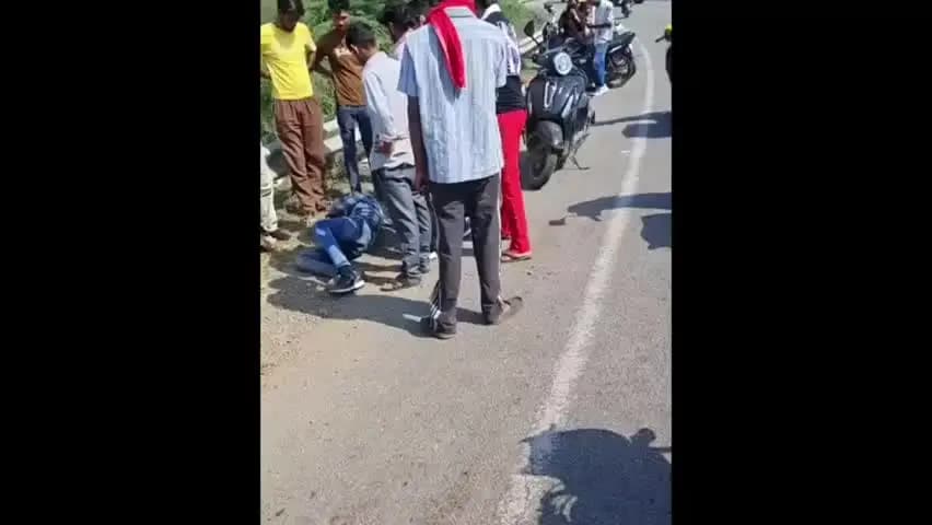 ग्वालियर गिर्द: जौरासी घाटी में सड़क हादसा, अज्ञात वाहन की टक्कर से 55 वर्षीय बुजुर्ग की मौत, एक घायल