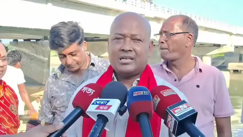 মৰাণ: জুবিন গাৰ্গৰ ন্যায়ৰ বাবে অখিল গগৈয়ে কৰা প্ৰতিবাদৰ সন্দৰ্ভত এই মন্তব্যয়ে অখিল গগৈ সমালোচনা বিধায়ক চক্ৰধৰ গগৈৰ