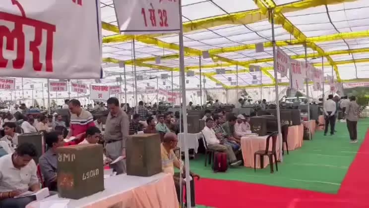 झालरापाटन: दो मतदान अधिकारियों को प्रशिक्षण में दुर्व्यवहार के लिए नोटिस जारी, एक ने शराब पीकर अपशब्द कहे