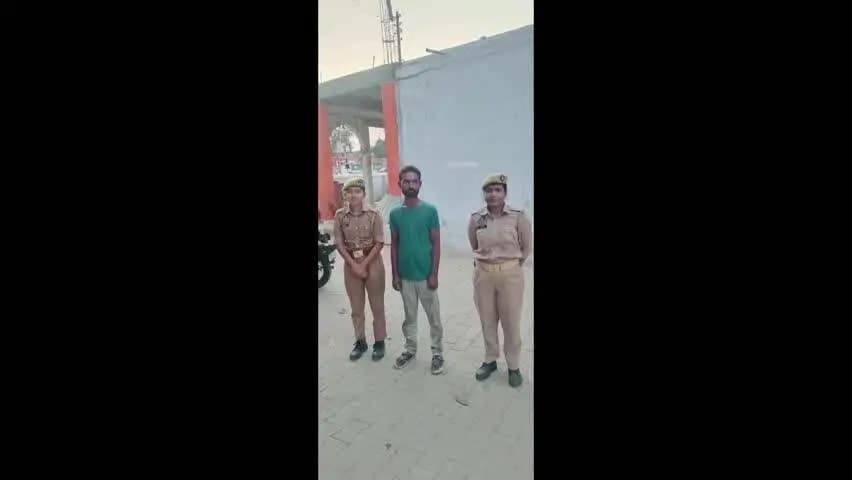 मोठ: मोंठ में महिलाओं से अश्लील हरकत करने वाले युवक को एंटी रोमियो टीम ने किया गिरफ्तार