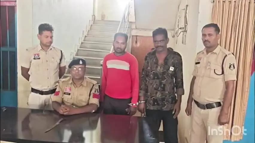 बोदरी: बोदरी के अम्बेडकर चौक के पास चाकू लहराते हुए आम लोगों को डराने वाले और एक चोरी के वारंटी को चकरभाठा में पकड़ा गया