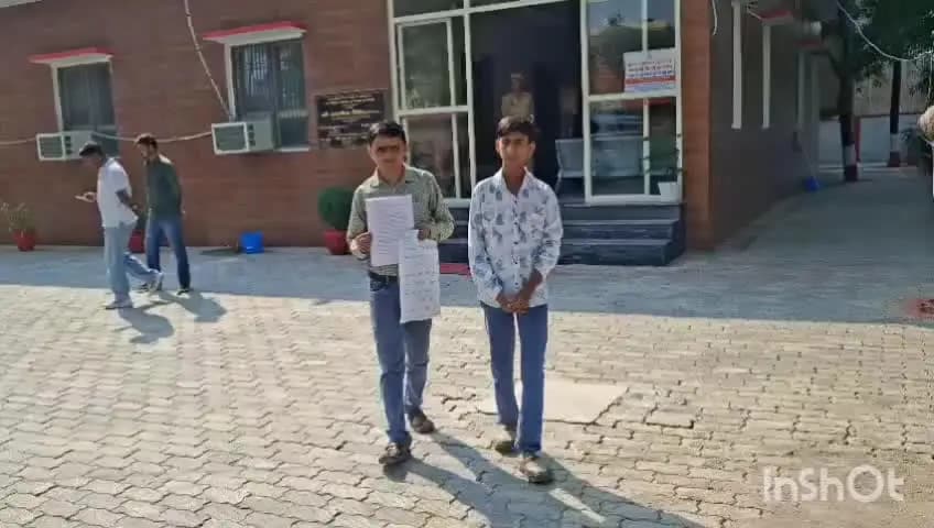 उरई: कुठौंद थाना के ग्राम हदरूख में चौकी इंचार्ज और 2 पुलिसकर्मियों पर नाबालिक लड़के को थर्ड डिग्री देने का आरोप