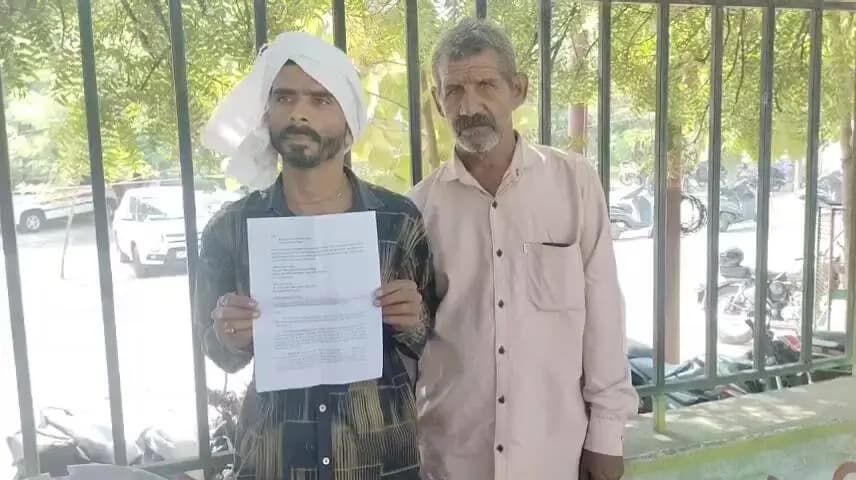 झांसी: थाने के अंदर पुजारी की मौत, 70 दिन बाद भी इंसाफ का इंतजार! SSP कार्यालय पहुंचे परिजन, CBI जांच की मांग