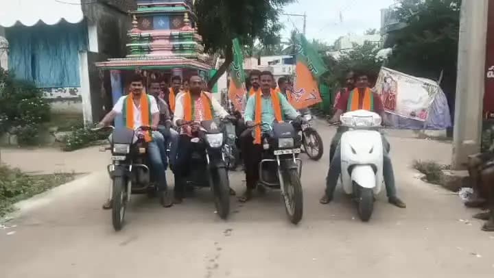పాలకొల్లు: తిల్లపూడిలో బీజేపీలో చేరిన 30 మంది యువత