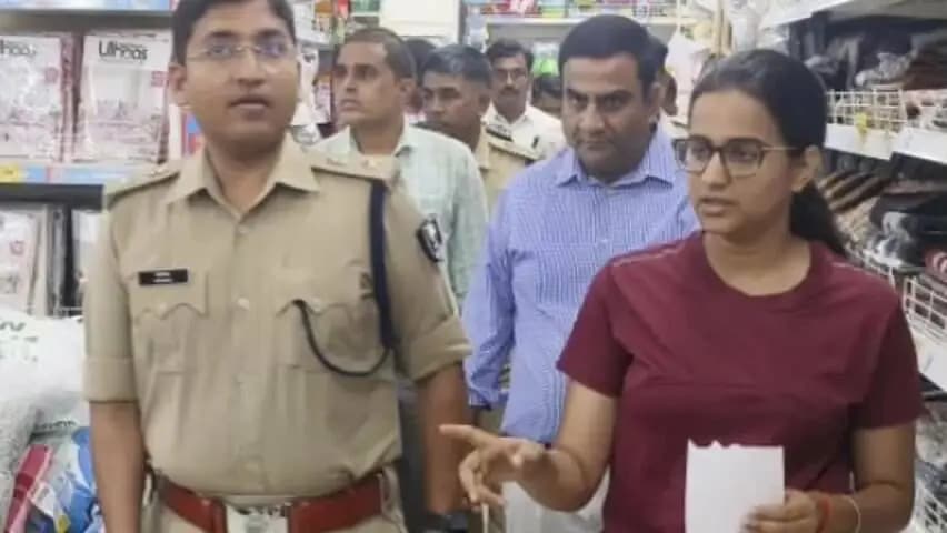 गया टाउन सीडी ब्लॉक: स्मार्ट बाजार में चोरी की जांच करने पहुंचे सीटी एसपी, संलिप्त अभियुक्त की गिरफ्तारी के निर्देश दिए