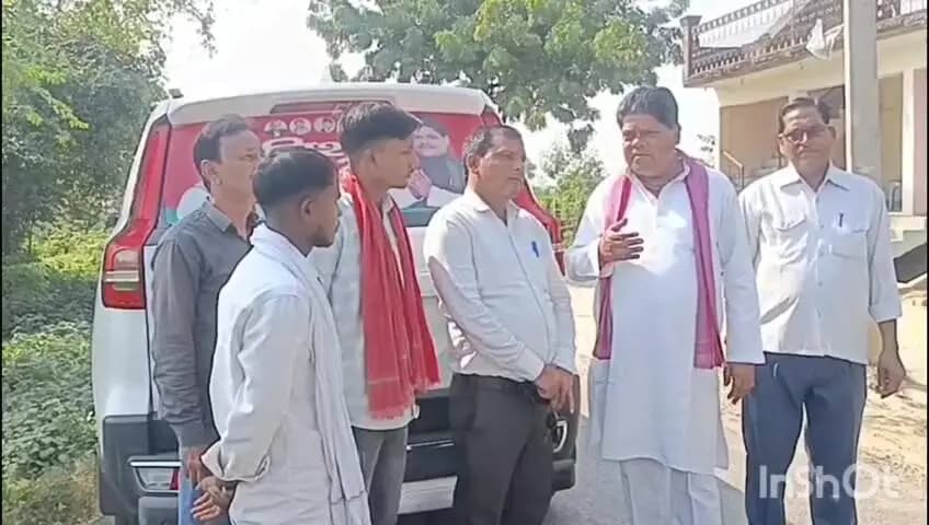 सलोन: सलोन तहसील क्षेत्र के विभिन्न क्षेत्रों में समाजवादी पार्टी के नेताओं ने स्नातक एमएलसी चुनाव को लेकर किया जनसंपर्क