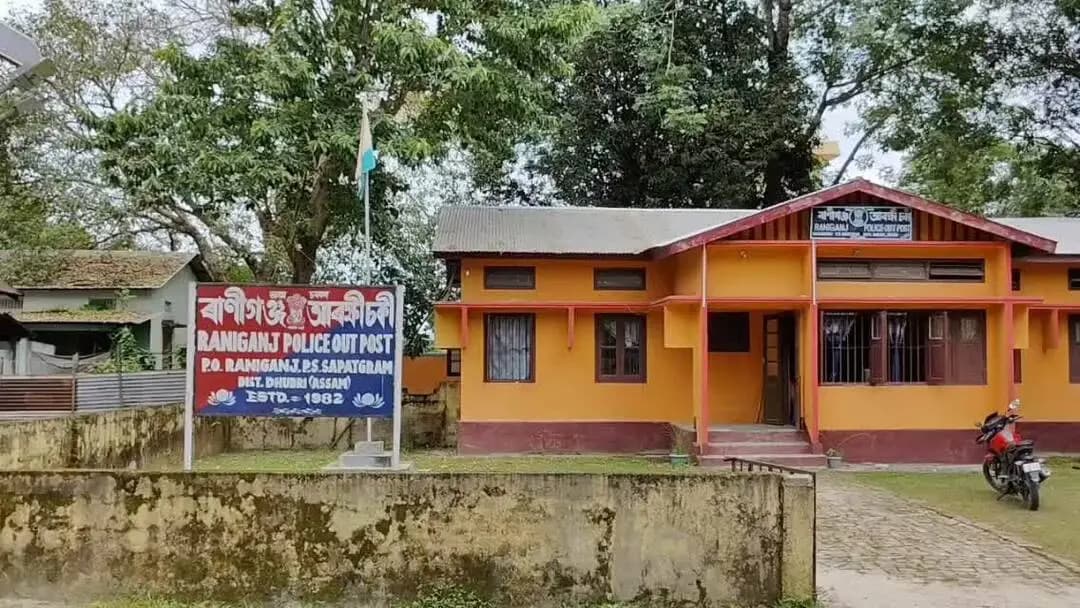 বিলাসীপাৰা ভাগ: বিলাসীপাৰাৰ ৰাণীগঞ্জত ভয়ংকৰ পথ দুৰ্ঘটনাত থিতাতে নিহত দুজন আহত কেইবাজনো।