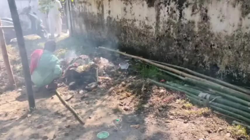 সাপেখাতী: দুৰ্গা পূজাৰ পিছত স্বচ্ছতা অভিযান, নাহৰপুখুৰী আৰু বেকাদলং আয়ুষ্মান আৰোগ্য মন্দিৰত পৰিষ্কাৰ-পৰিচ্ছন্নতাৰ পদক্ষেপ।
