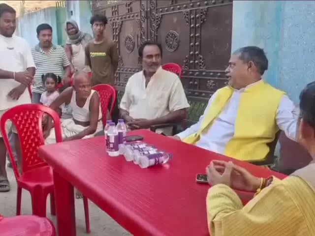 पूर्णिया पूर्व: पूर्णिया सदर विधायक विजय खेमका ने शहर के विभिन्न इलाकों का दौरा किया, स्थानीय निवासियों की समस्याएं सुनीं