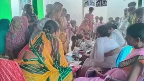 पूर्णिया पूर्व: पूर्णियाँ के बायसी प्रखंड के हरेरामपुर मदरसा टोला में एकीकृत स्वास्थ्य शिविर लगा, सैकड़ों पीड़ितों को मिला लाभ