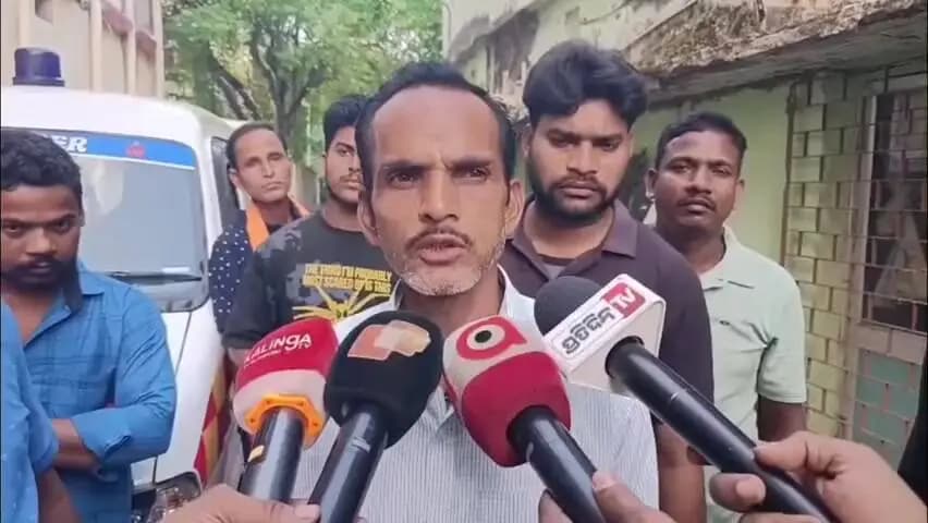 ଭଦ୍ରକ ଗ୍ରାମାଞ୍ଚଳ: ଗଡ଼ିଆ ରେ ବୁଡି ଜେଜେ ଓ ନାତି ମୃତ । ନାତି କୁ ବଞ୍ଚାଇବା ପାଇଁ ଯାଇ ଜେଜେ ମଧ୍ୟ ମୃତ ।ଶାବରଙ୍ଗ ଥାନା ମାଳି ଅରୁଆ ଗାଁ ରେ ଘଟଣା