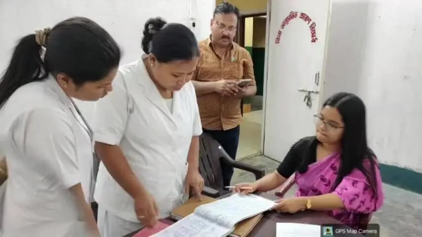 তিনিচুকীয়া: মাৰ্ঘেৰিটাত FRU পৰিদৰ্শন সহকাৰী আয়ুক্ত প্ৰণামী গগৈৰ,IMR আৰু MMRৰ তথ্যত বিশেষ গুৰুত্ব