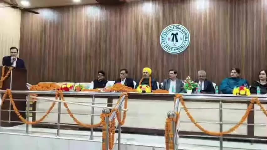 कैराना: जनपद न्यायाधीश इंदरप्रीत सिंह जोश के स्थानांतरण पर बार भवन में विदाई समारोह का आयोजन हुआ