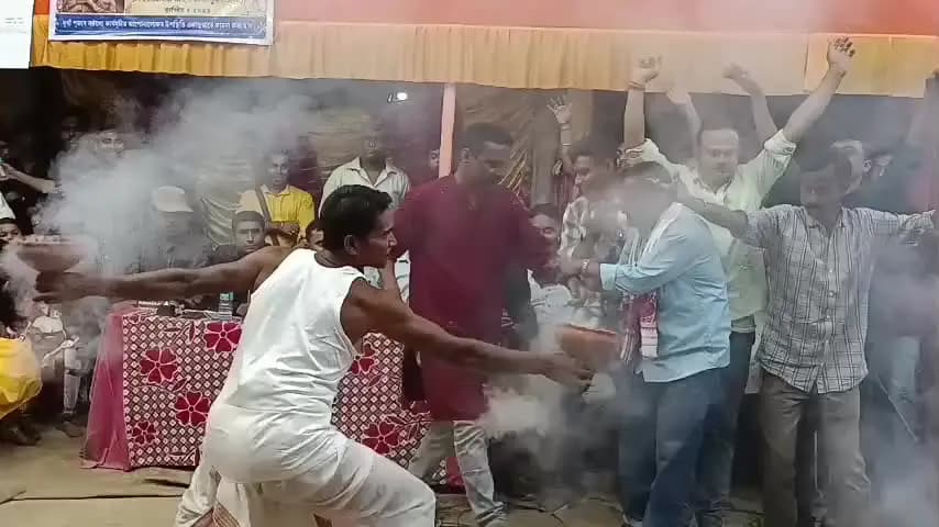 ঢেকিয়াজুলি ভাগ: ঢেকীয়াজুলিৰ পিৰাকটা বঁট তলত আৰতি প্ৰতিযোগিতা
