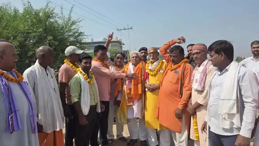 इटाढ़ी: बक्सर में विधानसभा अध्यक्ष डॉ. प्रेम कुमार का स्वागत, दिया गया गाॅर्ड ऑफ ऑनर, जासो रोड की बदहाली का मुद्दा उठा