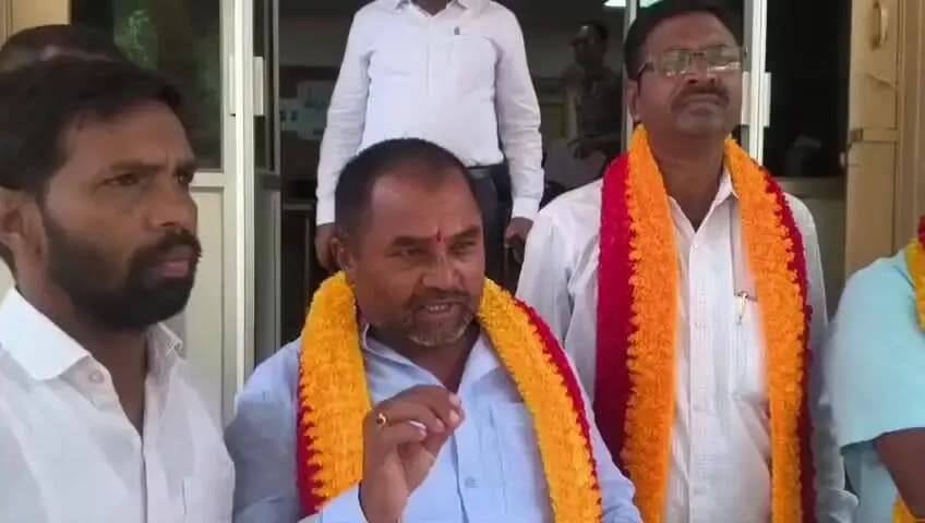 ಗಂಗಾವತಿ: ನಗರದಲ್ಲಿ ತಾಲೂಕಿನ ದಂಡಾಧಿಕಾರಿಗಳು ಕರ್ನಾಟಕ ರಾಜ್ಯೋತ್ಸವದ ಅಂಗವಾಗಿ ಕರೆದ ಸಭೆಯನ್ನು ಎಲ್ಲಾ ಕನ್ನಡ ಪುರಸಂಘಟನೆಗಳು ಬಹಿಷ್ಕಾರ; ಪಂಪಣ್ಣ ನಾಯಕ