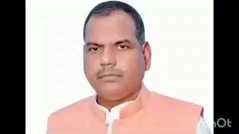 नानपारा: नानपारा में पूर्व विधायक ने वर्तमान विधायक पर भ्रष्टाचार का आरोप लगाया, वर्तमान विधायक ने आरोपी को गलत बताया