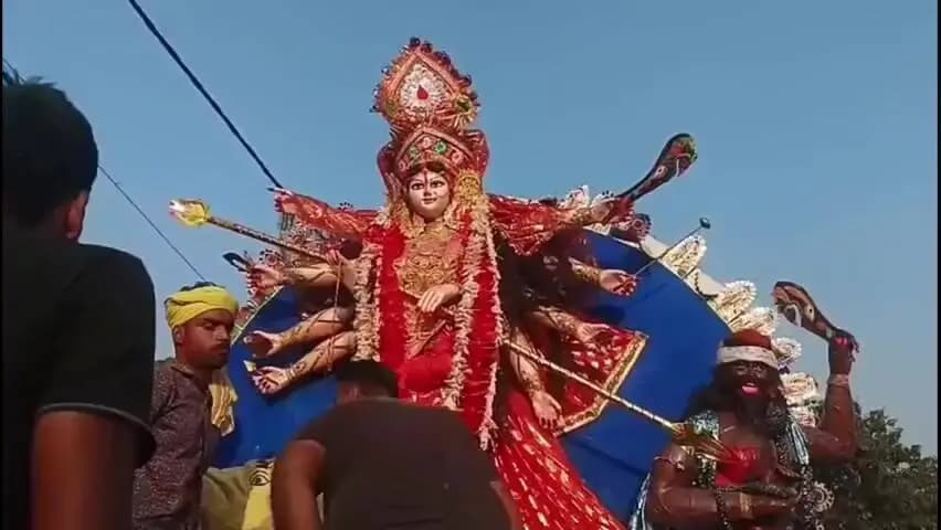 अमरपुर: अमरपुर एवं महादेवपुर में मां दुर्गा को भावभीनी विदाई