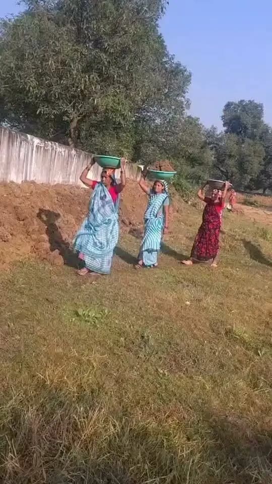 विकसित भारत–जी राम जी के तहत ग्रामीण विकास की नई पहल
💧 छोटा नया तालाब (डबरी) निर्माण कार्य
📍 ग्राम पंचायत – भिलाई
📌 जनपद पंचायत – बलौदा
🏢 जिला – जांजगीर-चांपा (छत्तीसगढ़)
जल संरक्षण, भूजल संवर्धन और ग्रामीण आजीविका को मजबूत बनाने की दिशा में एक महत्वपूर्ण कदम।
जल है तो कल है!
विकसित गांव – समृद्ध भारत
Panchayat and Rural Development Department, Chhattisgarh CMO Chhattisgarh DPR Chhattisgarh