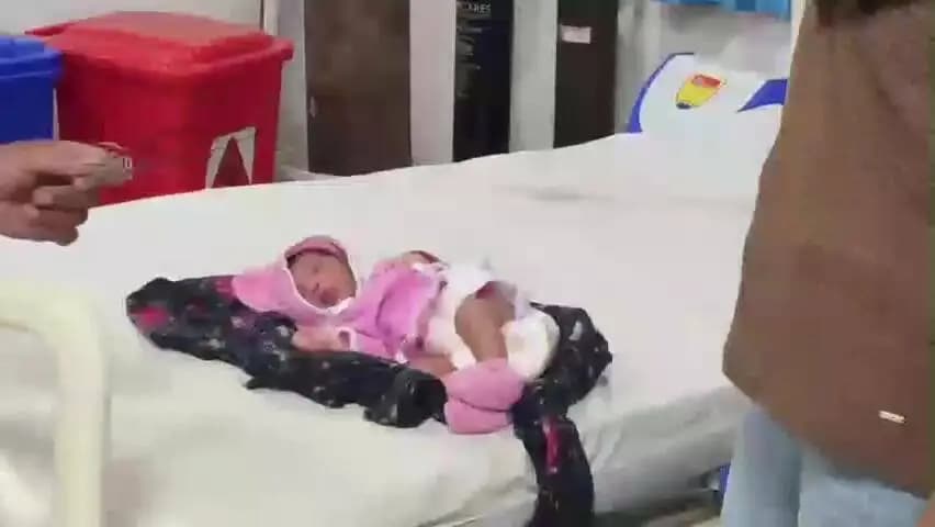 हरदा: जिला अस्पताल के पास नाली किनारे मिली लावारिस नवजात बालिका, डायल 112 ने पहुंचाया अस्पताल