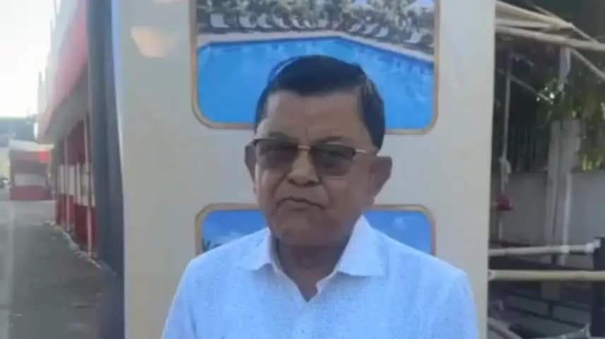পূব ডিব্ৰুগড়: দুৰ্গাপূজাৰ ছদিনৰ পাছতো পথ দখল কৰি থকা আদৰণি তোৰণ আঁতৰাবলৈ আহ্বান ডিব্ৰুগড়ৰ বিধায়ক প্ৰশান্ত ফুকনৰ