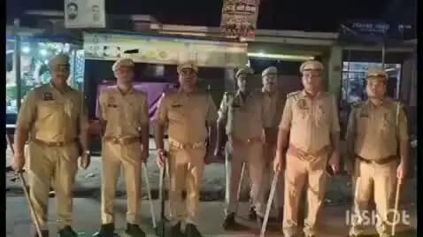 नानपारा: रुपईडीहा में पुलिस ने किया पैदल गश्त, शांति व्यवस्था बनाए रखने की की अपील