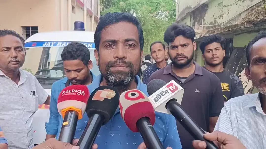 ଭଦ୍ରକ ଗ୍ରାମାଞ୍ଚଳ: ଗଡ଼ିଆ ରେ ବୁଡି ଜେଜେ ଓ ନାତି ମୃତ । ନାତି କୁ ବଞ୍ଚାଇବା ପାଇଁ ଯାଇ ଜେଜେ ମଧ୍ୟ ମୃତ ।ଶବରଂଗ ମାଳି ଅରୁଆ ଘଟଣା ରେ ପ୍ରତିକ୍ରିୟା ରଖିଲେ ସ୍ଥାନ