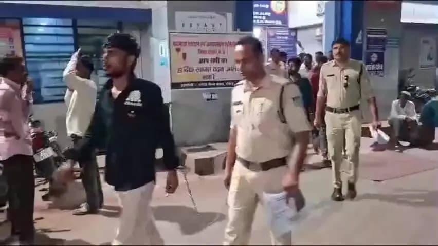 दमोह: गजानन टेकरी के पास 5 आरोपी अवैध हथियारों सहित गिरफ्तार, पिस्टल-2 चाकू बरामद