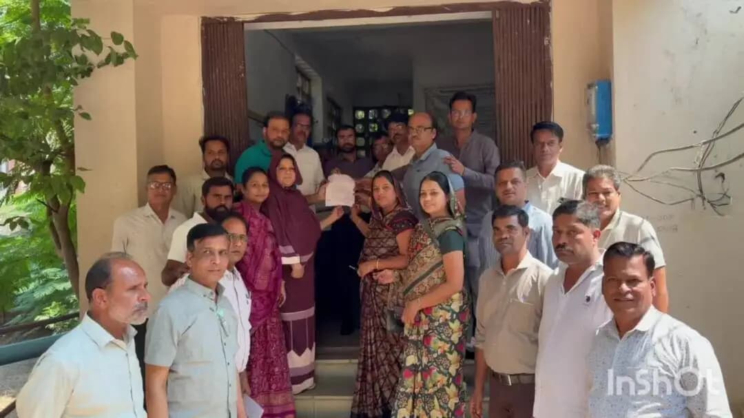 छोटीसादड़ी: छोटीसादड़ी में बिना अनुमति सड़कें खोदने का आरोप, टेलीकॉम कंपनियों की जांच की मांग की गई