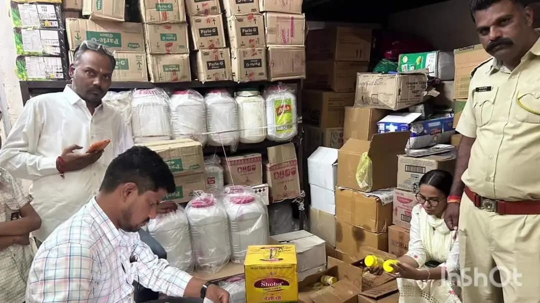 प्रतापगढ़: दीपावली से पहले प्रतापगढ़ में खाद्य सुरक्षा टीम ने की कार्रवाई, 58.6 लीटर संदिग्ध घी किया जब्त