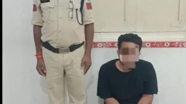 देवास: बरोठा पुलिस ने आत्महत्या का प्रयास कर रहे युवक को समझाइश देकर घर से निकाला