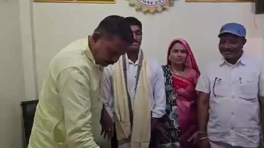 सिवनी: 16,460 फीट पर तिरंगा फहराने वाले सिवनी के पर्वतारोही जतिन बंदेवार का सम्मान
