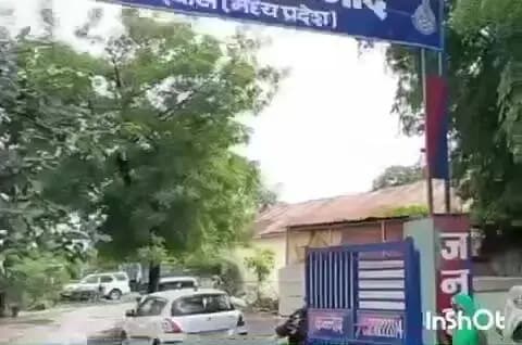 कन्नौद: कन्नौद–डोकाकुई मार्ग पर हादसा: ट्रैक्टर की टक्कर से बुजुर्ग की मौत, किशोरी बाल-बाल बची