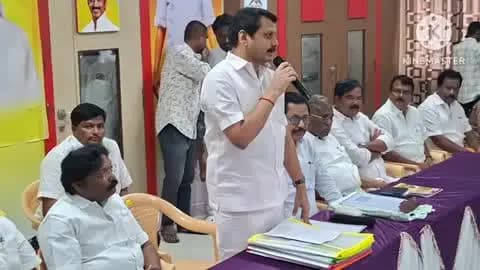 கரூர்: கலைஞர் அறிவாலயத்தில் மாவட்ட செயற்குழு கூட்டம் நடைபெற்றது.