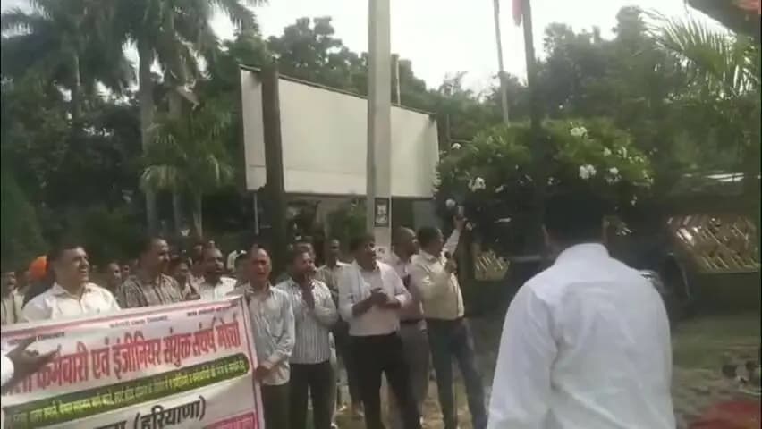 बिजली कर्मचारियों की हड़ताल पर बड़ा अपडेट! अनिल विज के ऐलान से जगी उम्मीद, आज खत्म हो सकती है हड़ताल, पंचकूला में दूसरे