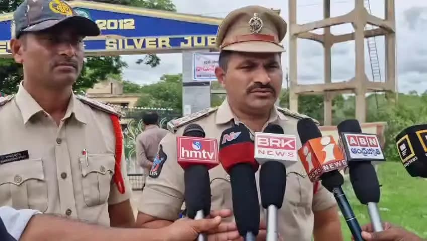 రాయచోటి: మదనపల్లి:నామినేషన్కు అడ్డుకుంటే వెంటనే సమాచారం ఇవ్వండి: సీఐ రఫీ