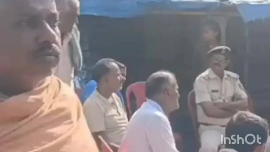 प्रतापगंज: प्रतापगंज में मृतक लक्ष्मण पंडित का शव घर पहुंचते ही मचा कोहराम, दो आरोपी गिरफ्तार, दो अब भी फरार