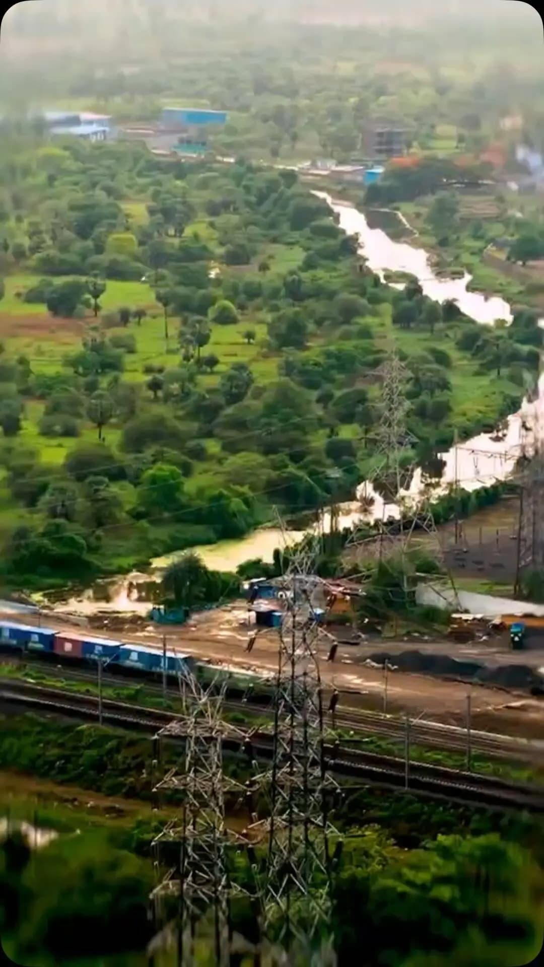 प्रधानमंत्री श्री नरेंद्र मोदी जी के नेतृत्व में छत्तीसगढ़ में रेल विकास को नई गति मिली है। प्रदेश में ₹57,000 करोड़ की रेल परियोजनाओं पर कार्य जारी है।
सुशासन सरकार में आधुनिक रेल नेटवर्क और विश्वस्तरीय स्टेशन से छत्तीसगढ़ के विकास को मिल रही नई गति।
#RailInfra4Chhattisgarh #SushasanSarkar #सुशासन_सरकार #railway
