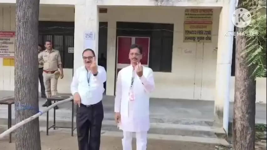 सहारनपुर: सहारनपुर में स्नातक व शिक्षक एमएलसी चुनाव के लिए 95 बूथों पर हुई वोटिंग, सिटी मजिस्ट्रेट ने किया निरीक्षण