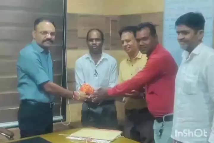 માંગરોળ: તાલુકા વિકાસ અધિકારી તરીકે વિજયસિંહ પરમારે ચાર્જ સંભાળતા સ્વાગત કરાયું
