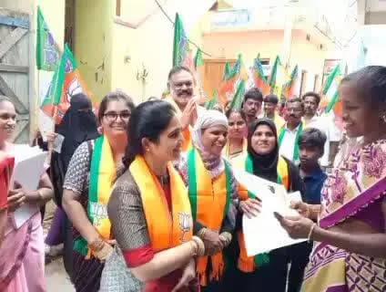ధర్మవరం: ధర్మవరం పట్టణంలో ఎన్నికల ప్రచారంలో పాల్గొన్న మంత్రి సత్య కుమార్ సతీమణి