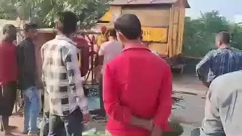 सोहागपुर: के स्क्वायर के पास पेट्रोल पंप के सामने अनियंत्रित होकर पलटा कांच ऑटो, टला बड़ा हादसा