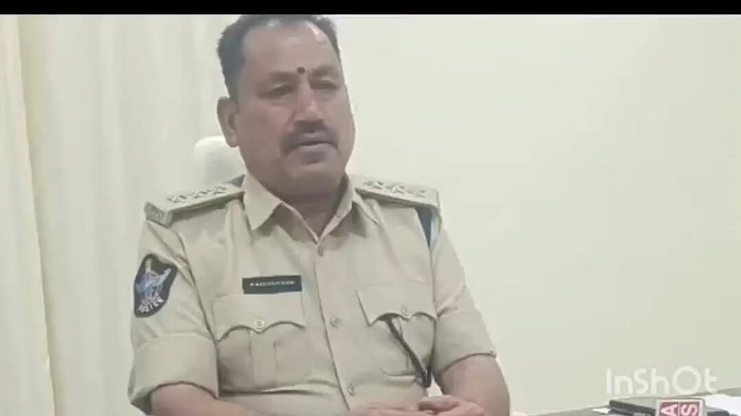 శ్రీశైలం: ఎన్నికలవేళ ఎవరు అయినా భయభ్రాంతులకు గురి చేస్తే కఠిన చర్యలు తీసుకుంటాం ఆత్మకూరు డిఎస్పి రామాంజి నాయక్