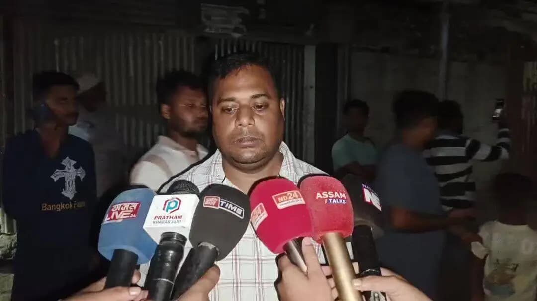 ধুবুৰী ভাগ: পৰ্বতঝোৰাত নিজ মোমায়েকে ভাগিনক অপহৰণ কৰি ৬ লাখ টকা মুক্তিপণ দাবীৰ সন্দৰ্ভত ভুক্তভোগী পৰিয়ালৰ প্ৰতিক্ৰিয়া।