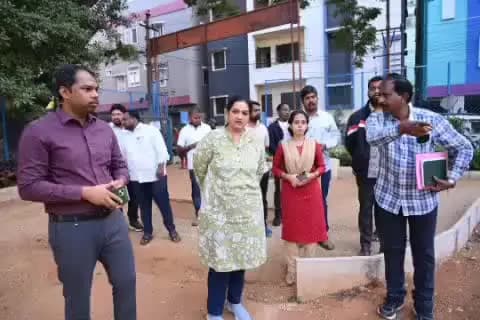ఇబ్రహీంపట్నం: శేర్లింగంపల్లి డివిజన్ పరిధిలోని అభివృద్ధి పనులను పరిశీలించిన సిఎంసి కమిషనర్ సృజన