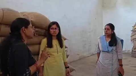 अनूपपुर: सीईओ जिला पंचायत ने पसला और बिजौड़ी की उचित मूल्य दुकानों का किया निरीक्षण
