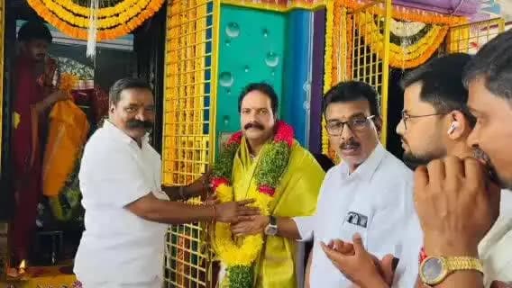 ఇబ్రహీంపట్నం: నల్లగండ్ల డివిజన్లో రేణుక పోచమ్మ అమ్మవార్ల వార్షికోత్సవంలో పాల్గొన్న శేర్లింగంపల్లి కాంగ్రెస్ ఇంచార్జ్ జగదీశ్వర్ గౌడ్