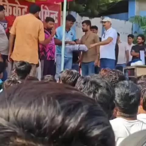 खरगापुर: नगर परिषद के क्रिकेट ग्राउंड पर टेनिस बॉल क्रिकेट टूर्नामेंट का आयोजन