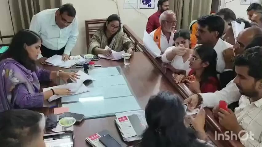 गंगरार: चित्तौड़गढ़ के जिला परिषद के वार्ड नंबर 33 से भाजपा की शालिनी देवी ने भरा नामांकन
