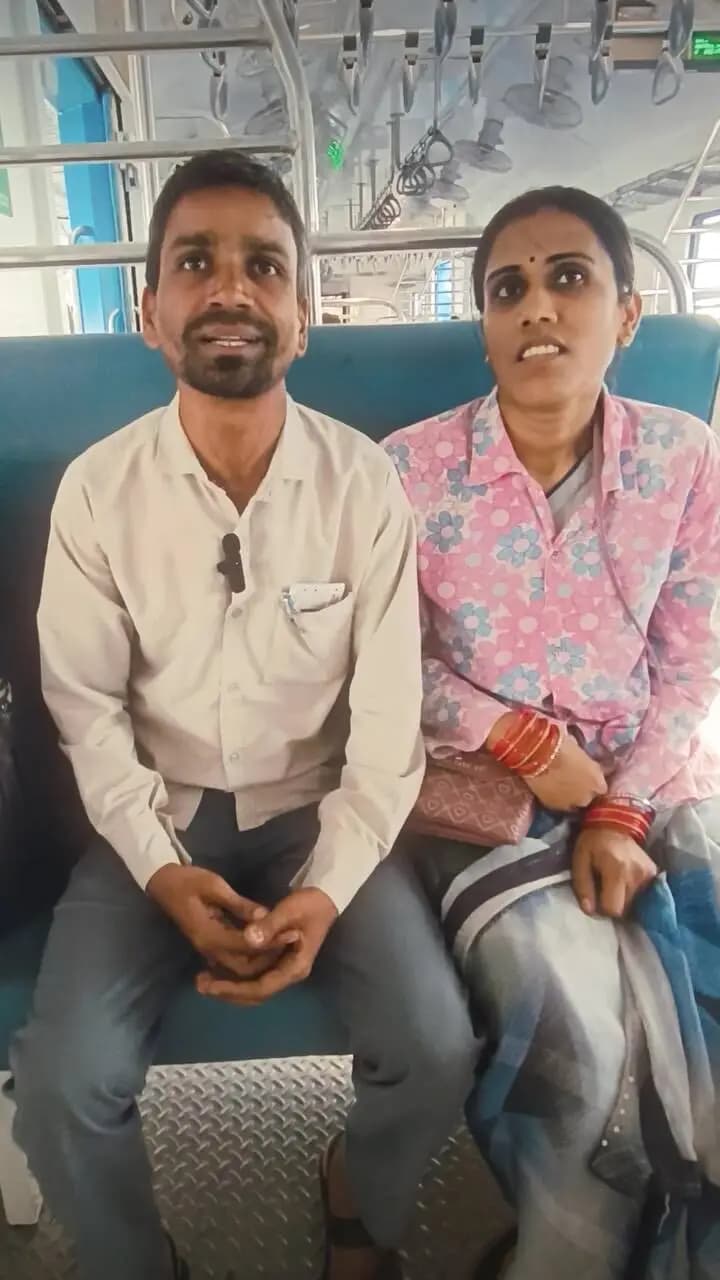अब रायपुर से रावघाट तक रेल का सफर, बस्तर के विकास को नई रफ्तार!
प्रदेश की राजधानी रायपुर से रावघाट तक रेल सेवा की शुरुआत से बस्तर अंचल की कनेक्टिविटी को नई मजबूती मिलेगी। आवागमन होगा आसान और शिक्षा, स्वास्थ्य, व्यापार एवं रोजगार के नए अवसरों को मिलेगा बढ़ावा।
रायपुर से रावघाट तक, रेल से जुड़ता छत्तीसगढ़ और आगे बढ़ता बस्तर! ✨
#Chhattisgarh #Bastar #Raoghat #RailConnectivity #विकसित_छत्तीसगढ